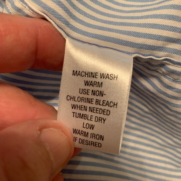 DONATED Men’s Roundtree & Yorke Oxford dress shirt - Picture 4 of 5